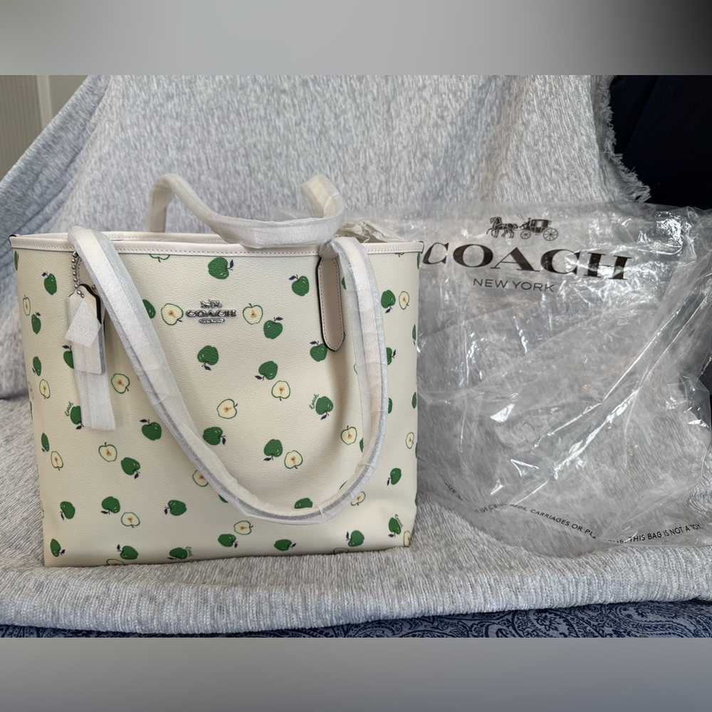 Coach Apple Print City Tote